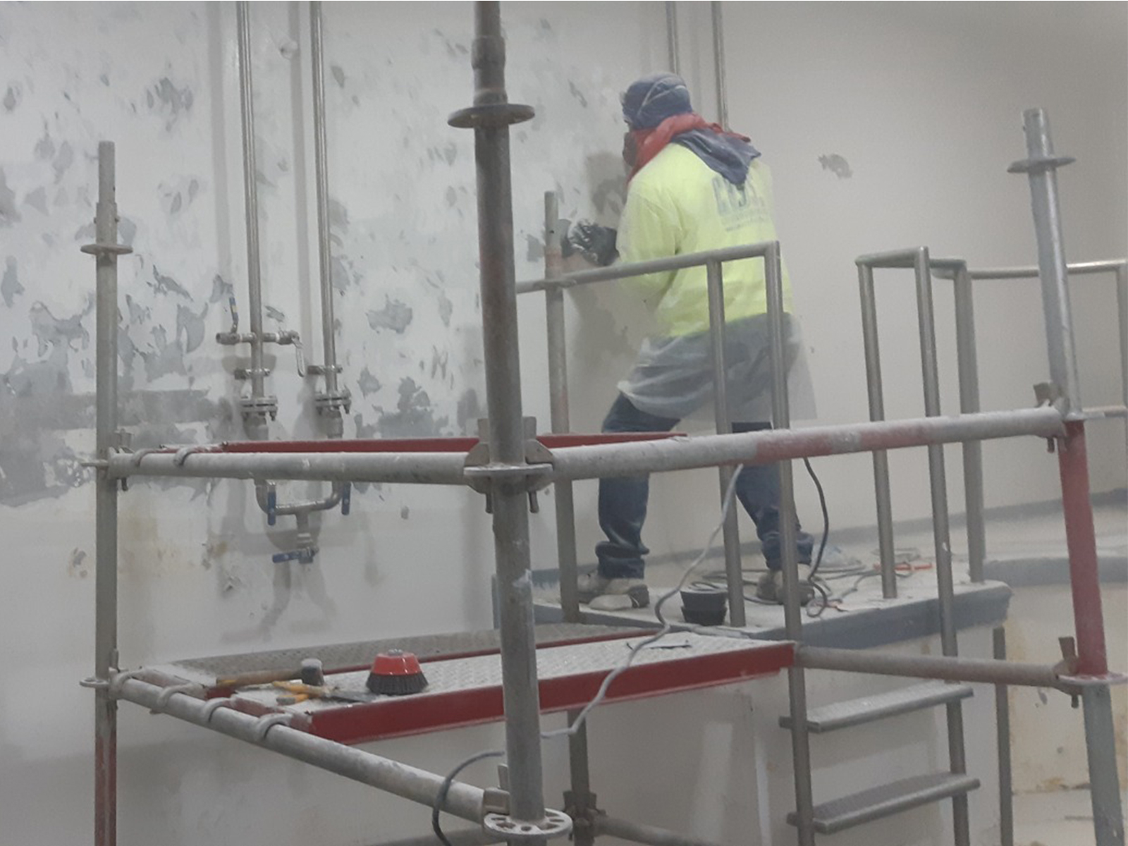 Recubrimiento antiácido para techo, paredes y piso de área de sanitización