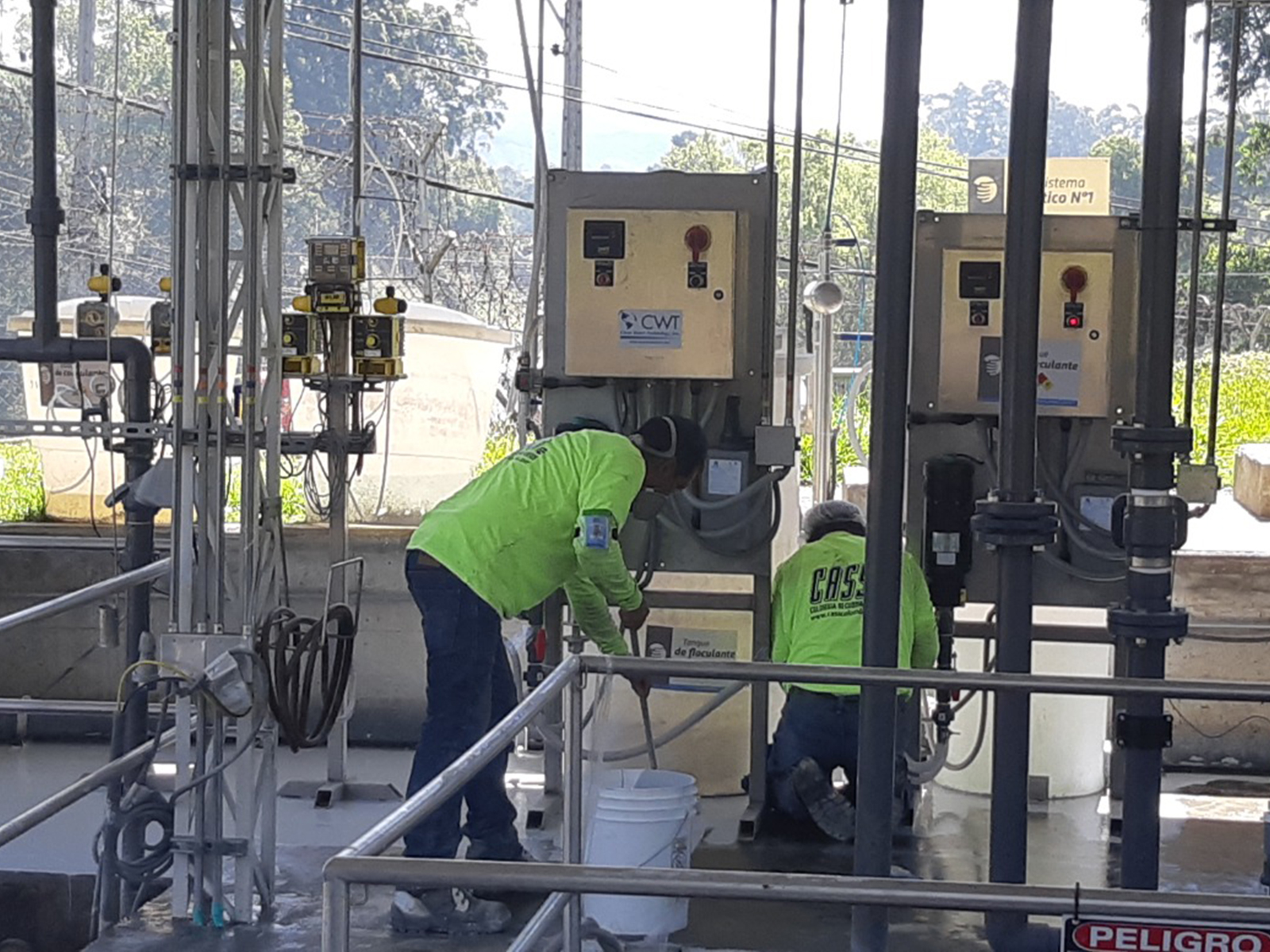 Recubrimiento contra ataque químico a piso en concreto