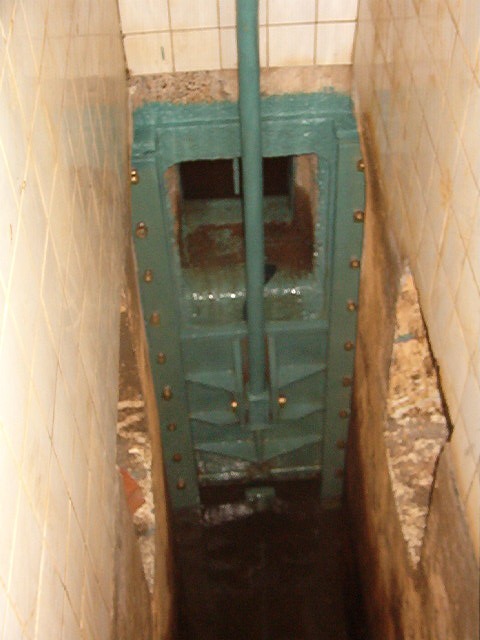 Fabricación y montaje de compuertas para agua tratada acueducto